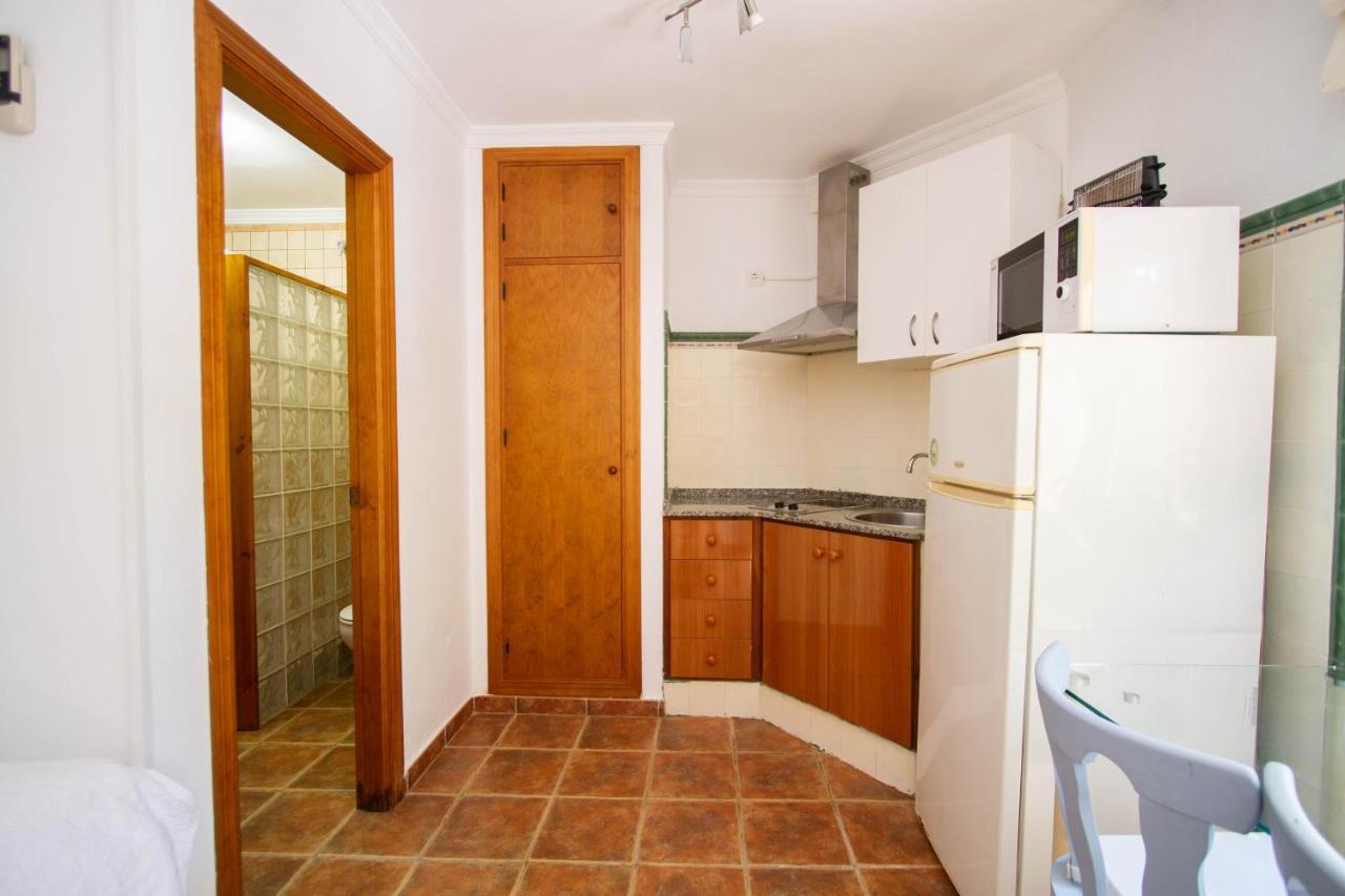 Apartamentos Turisticos Trajano Bolonia Bagian luar foto