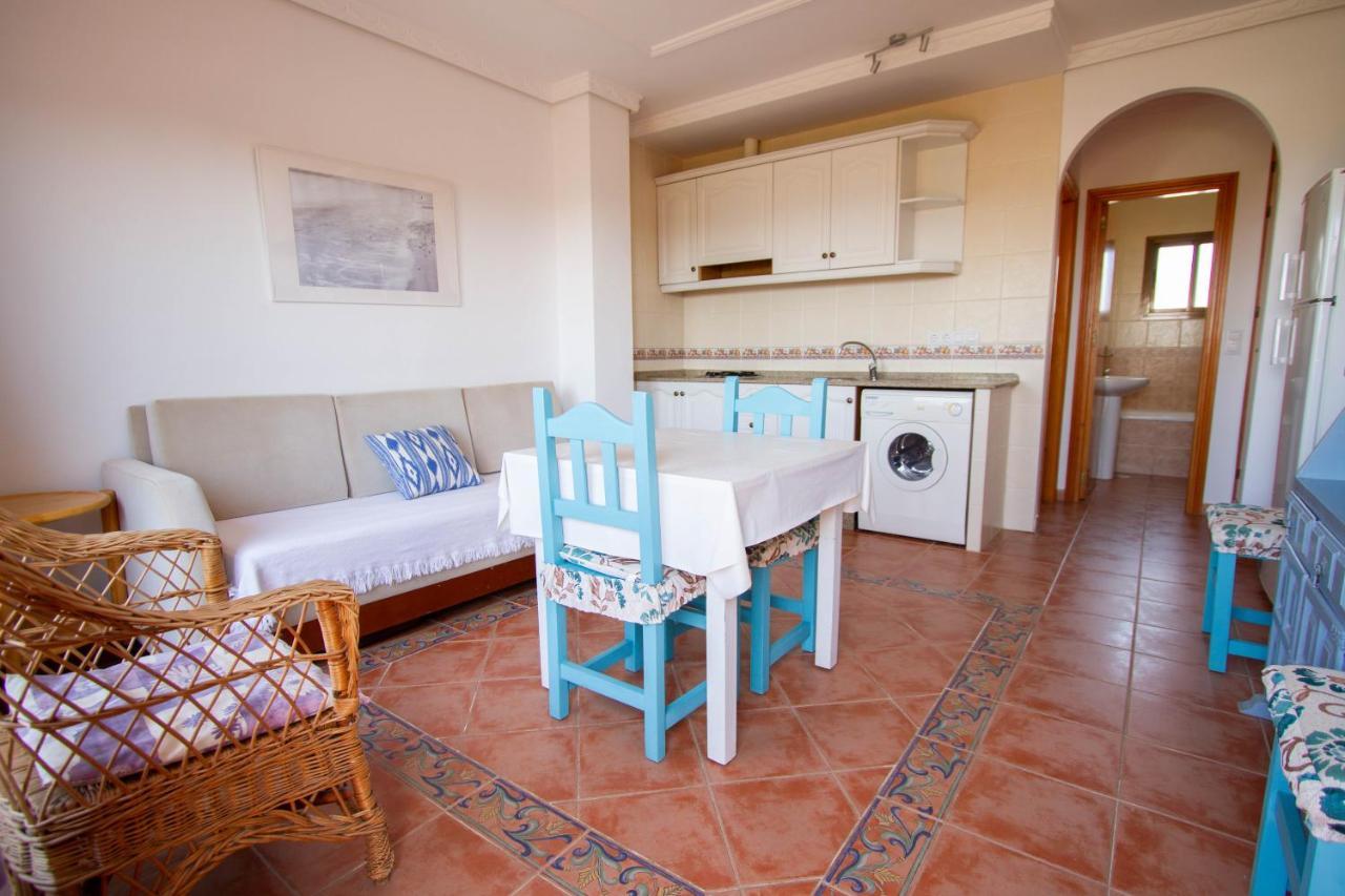 Apartamentos Turisticos Trajano Bolonia Bagian luar foto