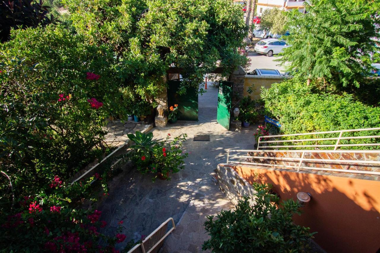 Apartamentos Turisticos Trajano Bolonia Bagian luar foto
