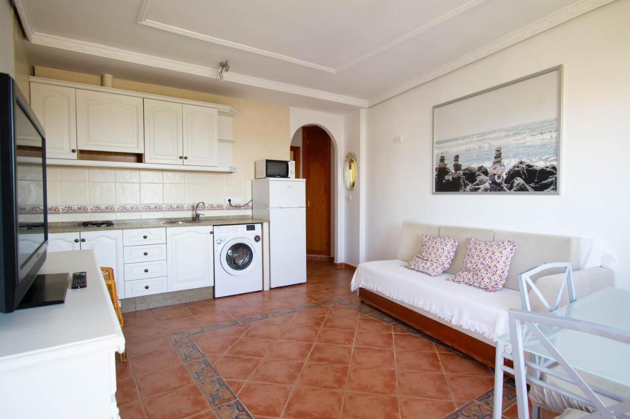 Apartamentos Turisticos Trajano Bolonia Bagian luar foto