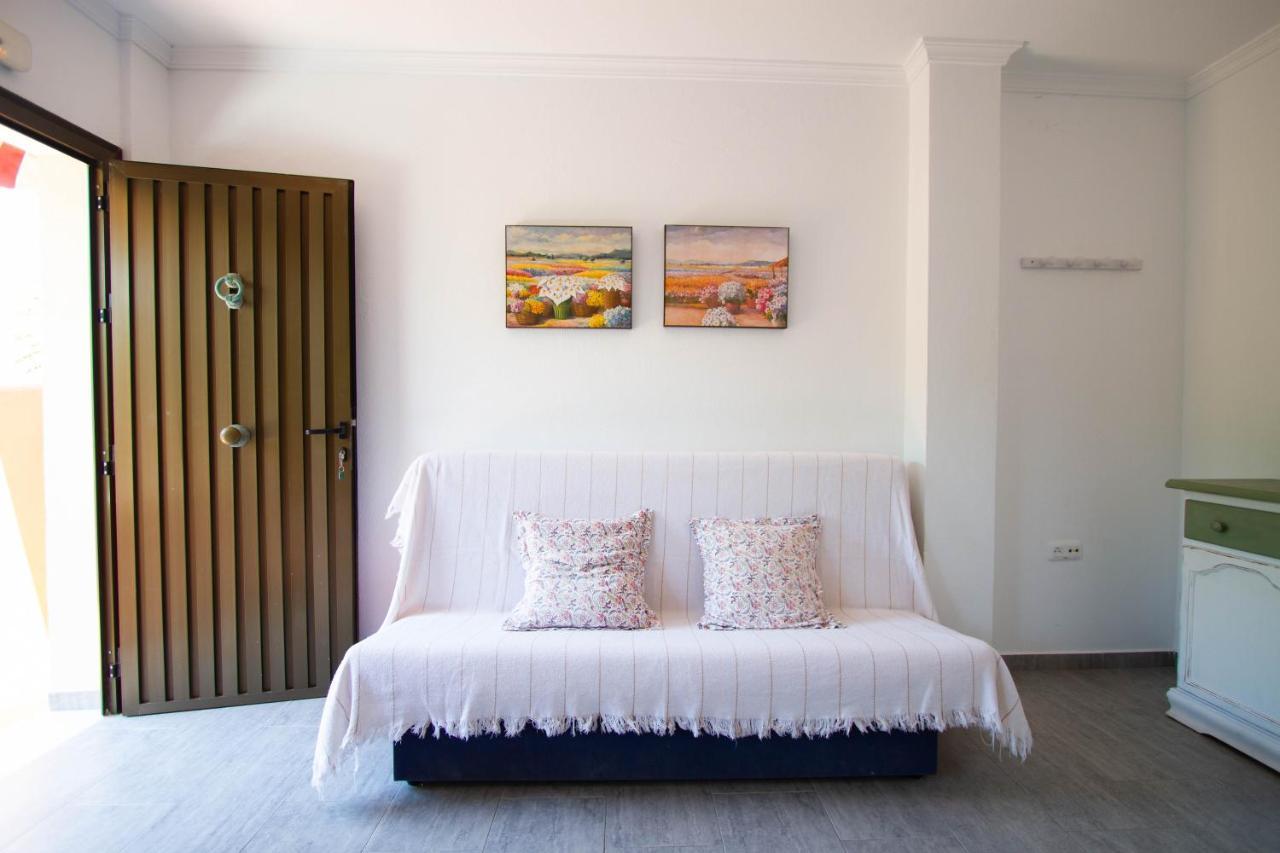 Apartamentos Turisticos Trajano Bolonia Bagian luar foto