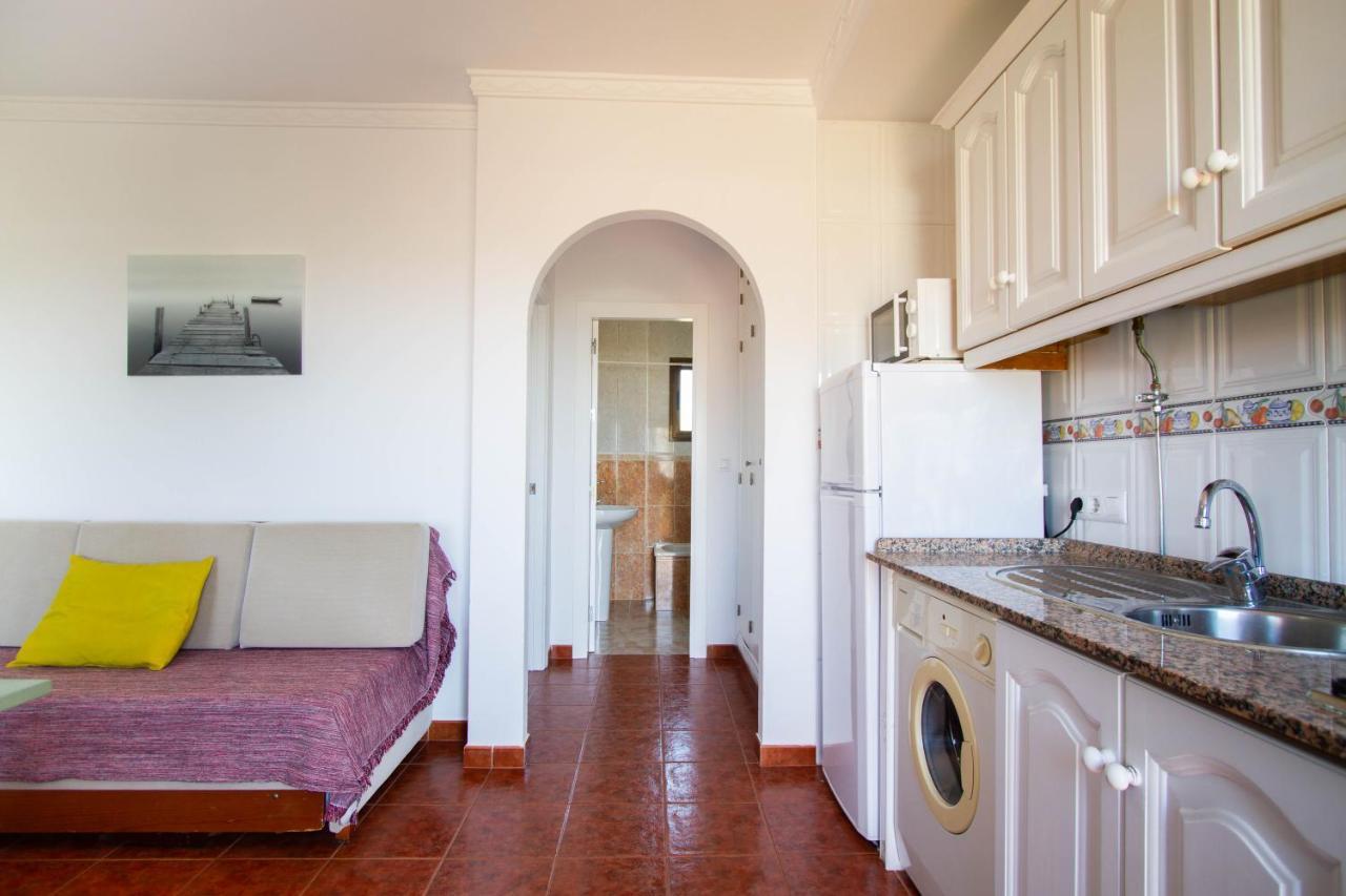 Apartamentos Turisticos Trajano Bolonia Bagian luar foto