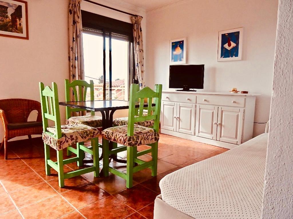 Apartamentos Turisticos Trajano Bolonia Bagian luar foto